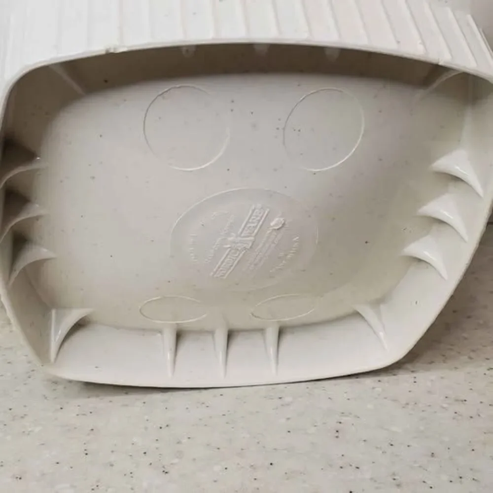 Nordic Ware Microwave Popcorn Popper Bowl w Lid 10